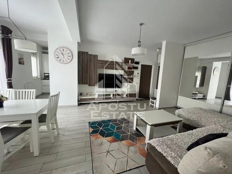 Apartament cu 3 camere, de inchiriat, Dumbravita, Loc de parcare - 1