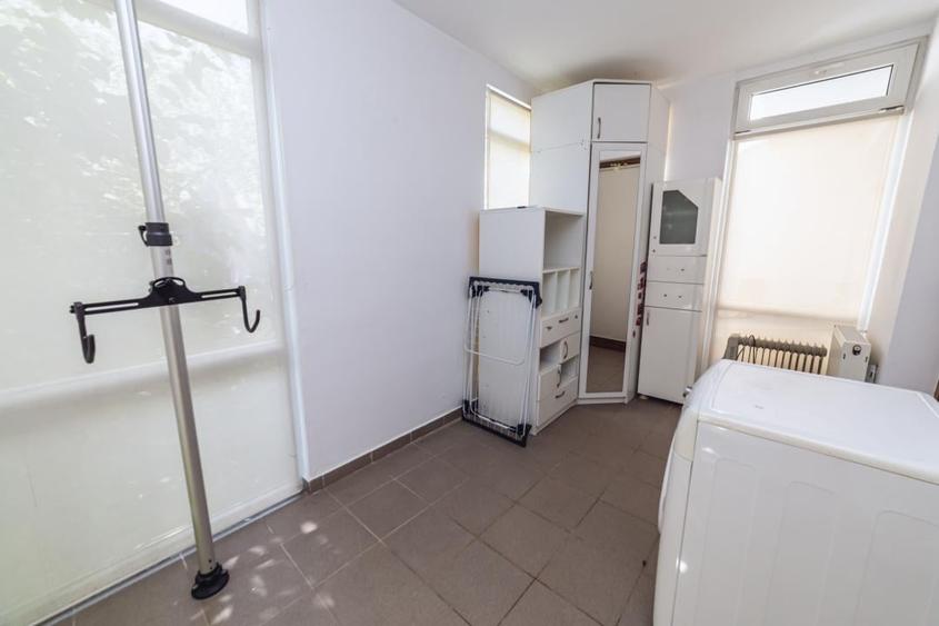 Apartament cu 3 camere decomandat, mobilat în Giulești