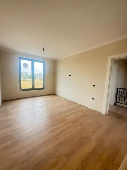 Casă cu 3 camere cu Teren 250 Mp în Braytim