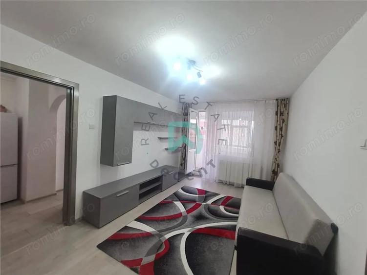 Apartament cu 2 camere semidecomandat în Vlahuță