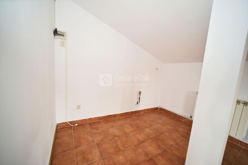 Casă individuală cu 4 camere cu Canalizare în Moara de Vânt