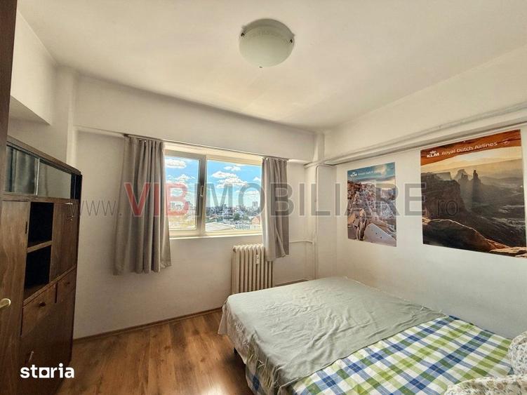 Apartament cu 4 camere decomandat în Ștefan cel Mare