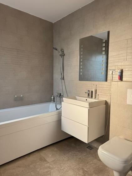 Penthouse cu 4 camere semidecomandat, mobilat în Pipera