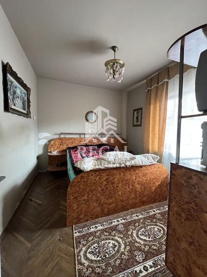 Casă individuală cu 3 camere cu Canalizare în Central