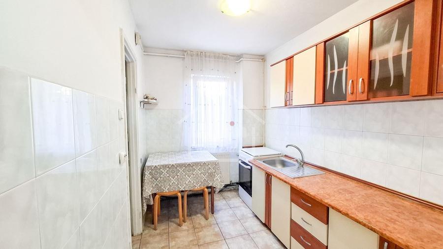 Apartament cu 2 camere semidecomandat, mobilat în Centrul Civic