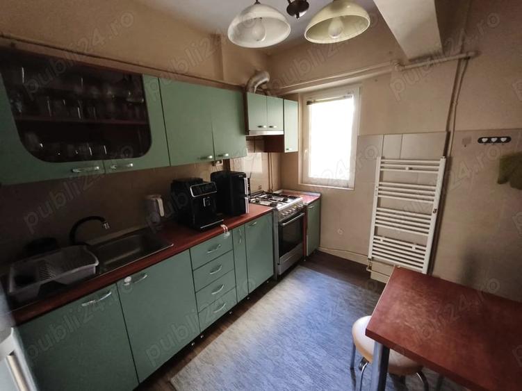 Apartament cu 3 camere semidecomandat în Micro 16