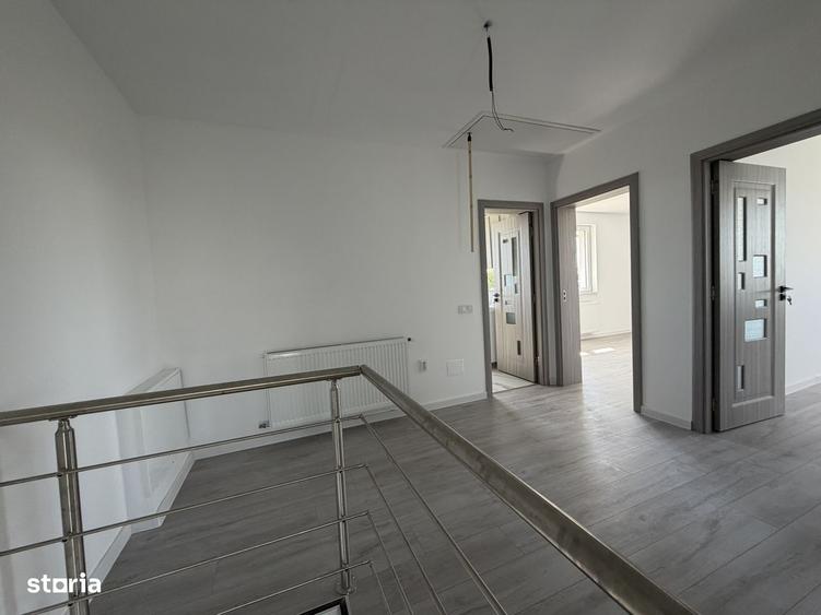 Casă cu 4 camere cu Teren 260 Mp în Clinceni