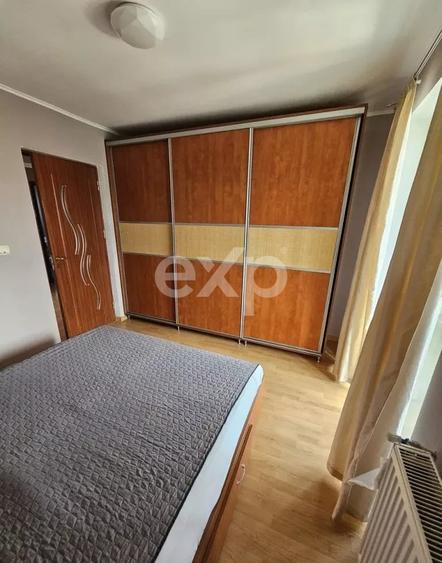 Apartament cu 3 camere semidecomandat, mobilat în Florești