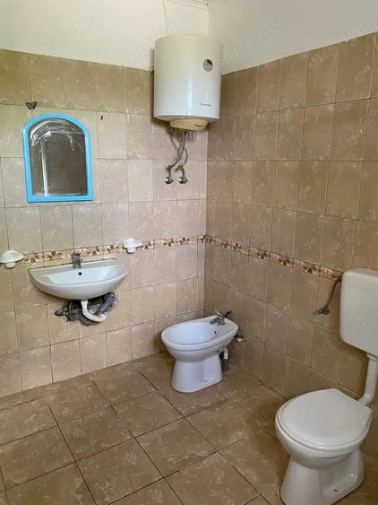 Casă cu 4 camere cu Teren 2877 Mp în Dolaț