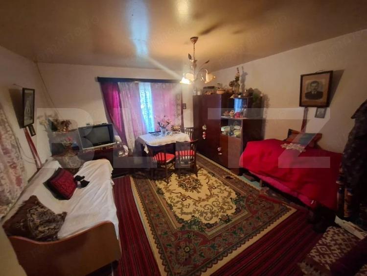 Casă cu Teren 885 Mp în Văleni
