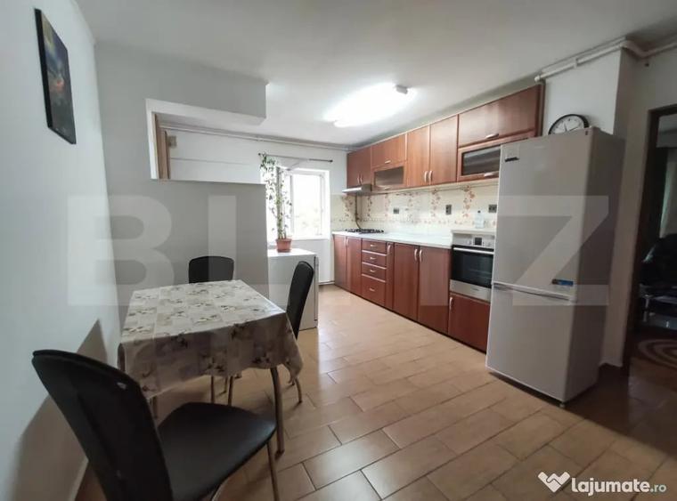Apartament cu 3 camere decomandat în Central
