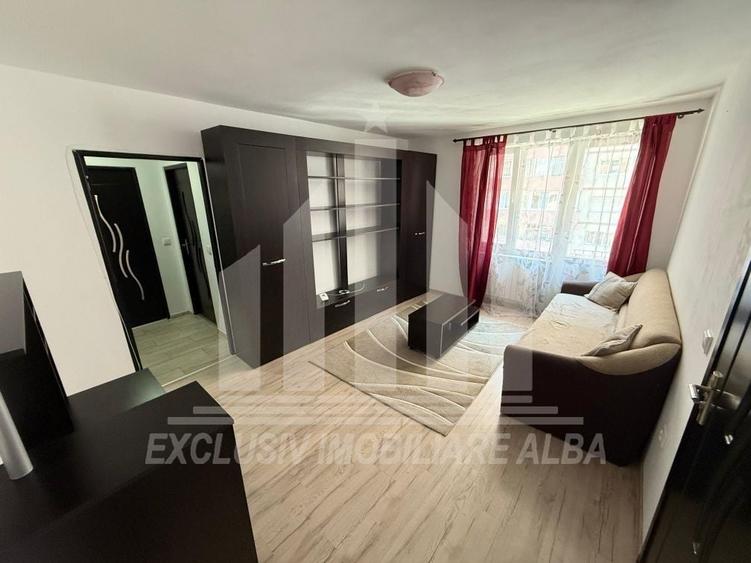 Apartament cu 2 camere semidecomandat, mobilat în Central