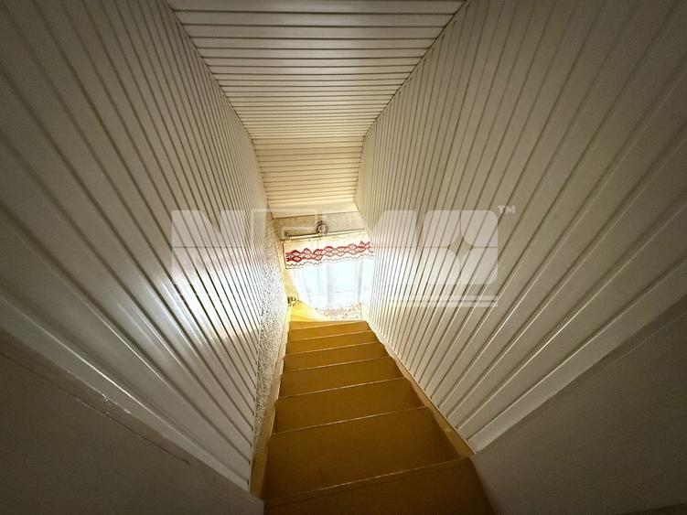 Casă individuală cu 5 camere cu Canalizare în Ultracentral