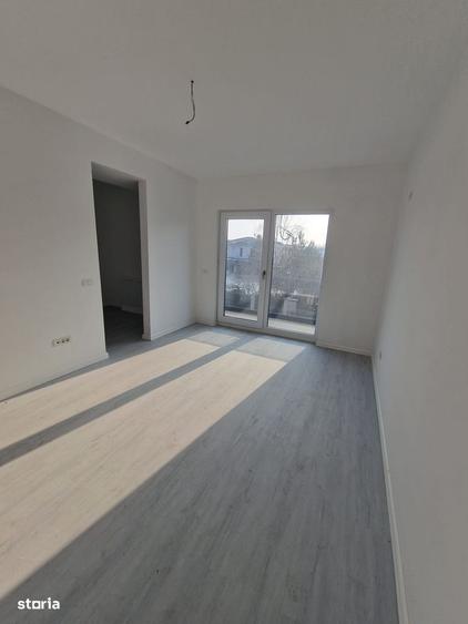 Casă cu 4 camere în Ostratu
