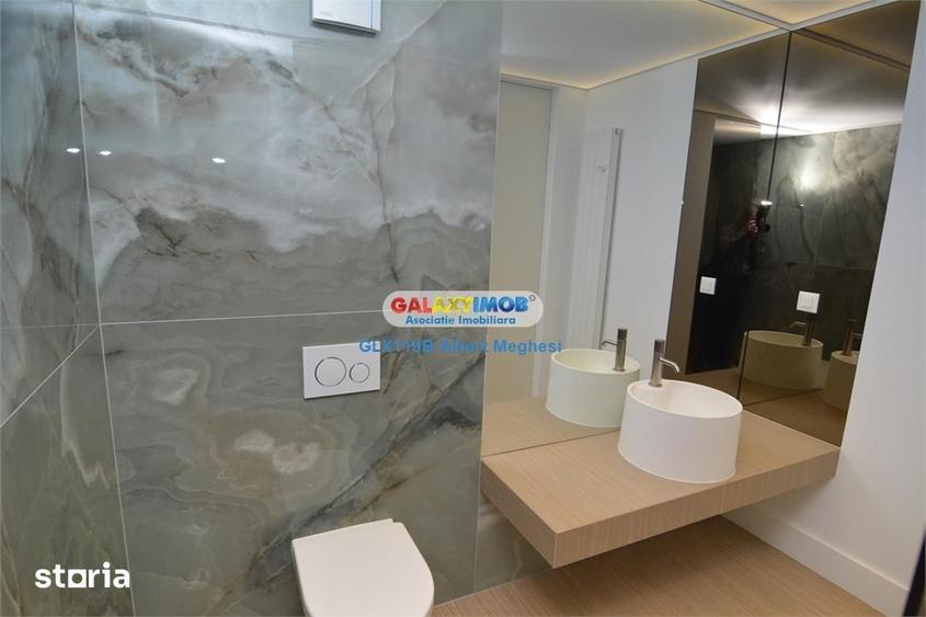Apartament cu 3 camere în Central — fotografia 3