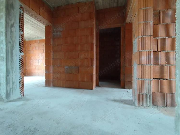 Casă cu 5 camere cu Teren 405 Mp în Oncea