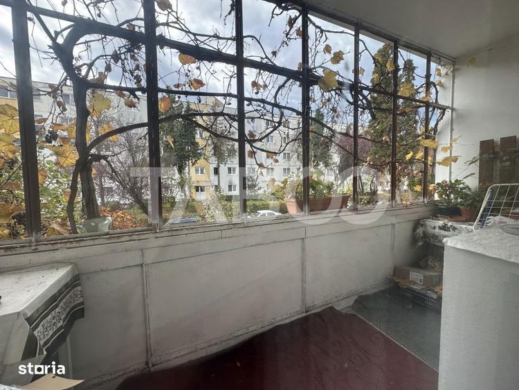 Apartament cu 4 camere decomandat, mobilat în Plopilor