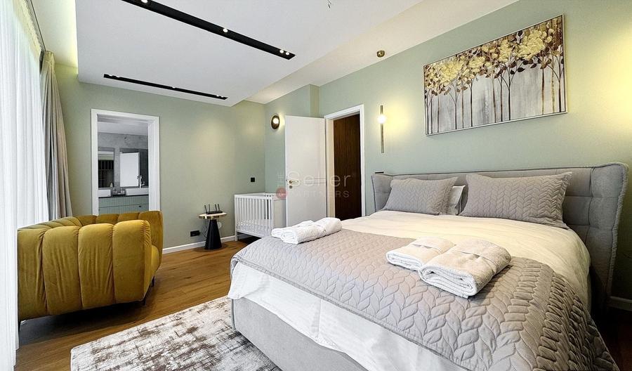 Apartament cu 3 camere decomandat, mobilat în Poiana Brașov