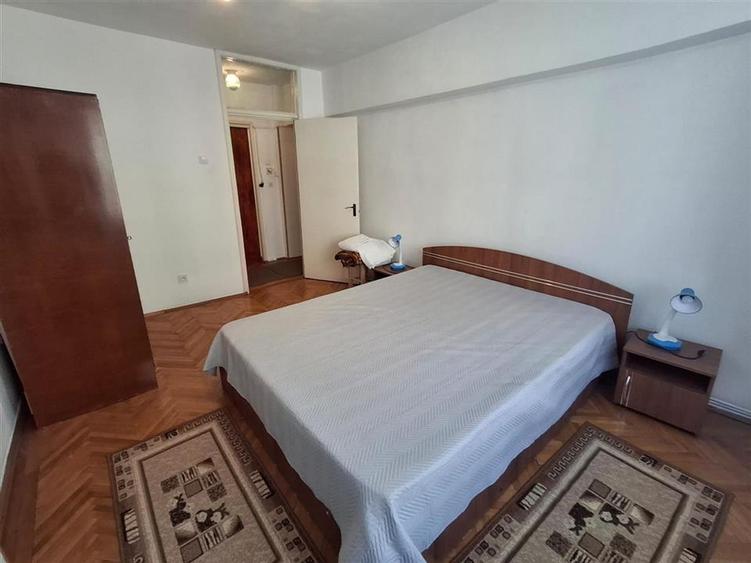 Apartament cu 2 camere decomandat în Mihai Viteazul