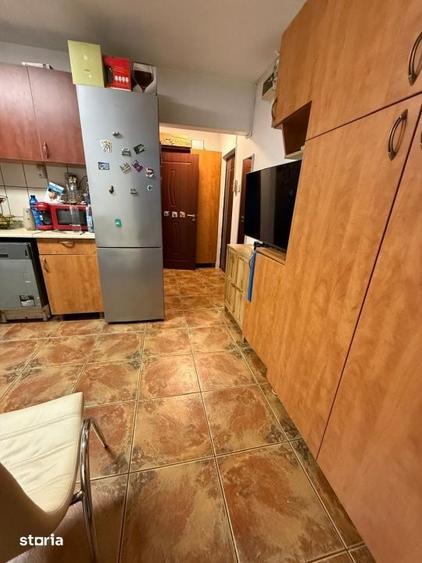 Apartament cu 3 camere semidecomandat în Brazda lui Novac