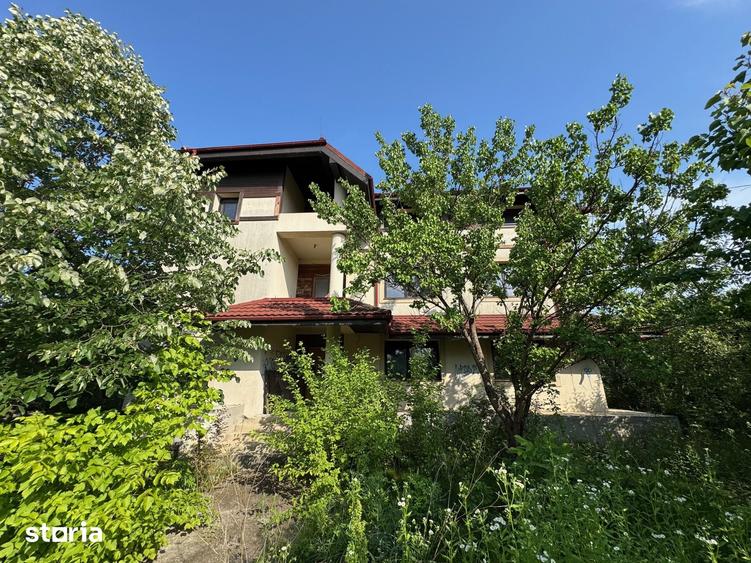 Casă cu Teren 970 Mp în Brănești