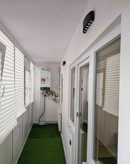 Apartament cu 4 camere decomandat în Crângași