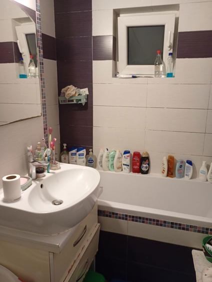 Apartament cu 2 camere decomandat în Industrială