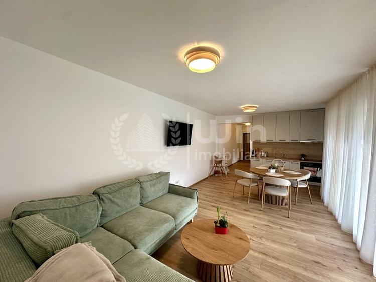 Apartament cu 3 camere semidecomandat, mobilat în Borhanci