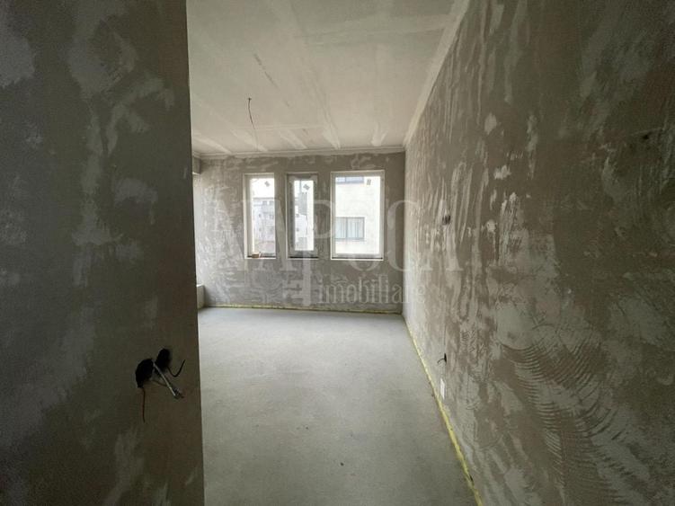 Duplex cu 4 camere cu Canalizare în Florești