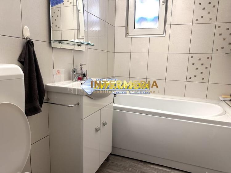 Apartament cu 2 camere semidecomandat, mobilat în Central