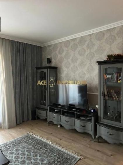 Apartament cu 4 camere decomandat, mobilat în Băneasa
