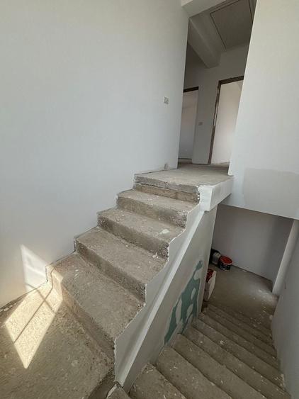 Apartament cu 4 camere decomandat în Moșnița Veche