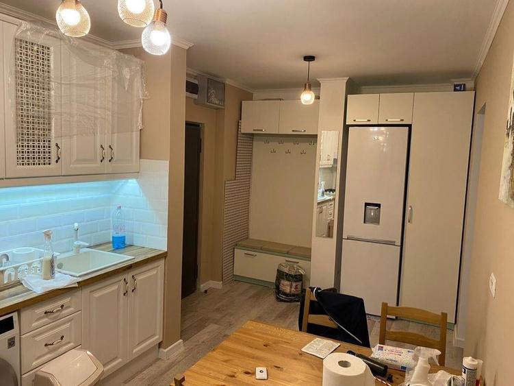 Apartament cu 3 camere decomandat în Obor