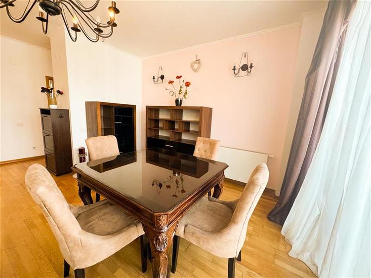 Apartament cu 3 camere decomandat, mobilat în Central
