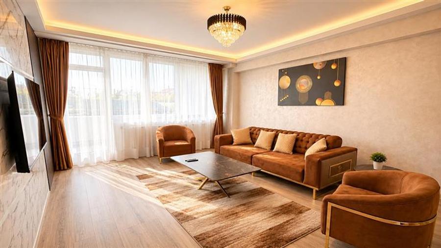 Apartament cu 2 camere decomandat în Tractorul