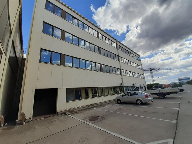 Spațiu industrial, de 3,553 mp, în Nord-Est