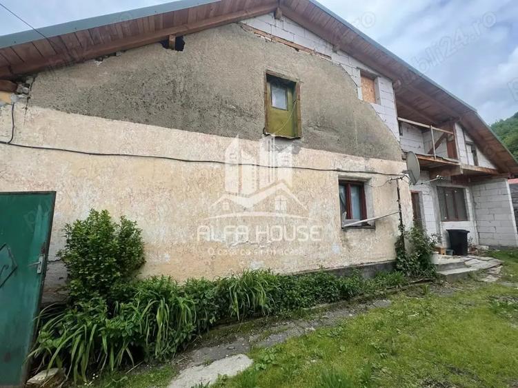 Casă cu 5 camere în Central
