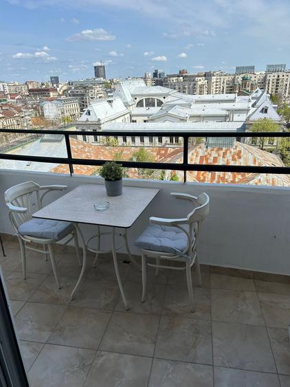 Apartament cu 3 camere semidecomandat în Națiunile Unite