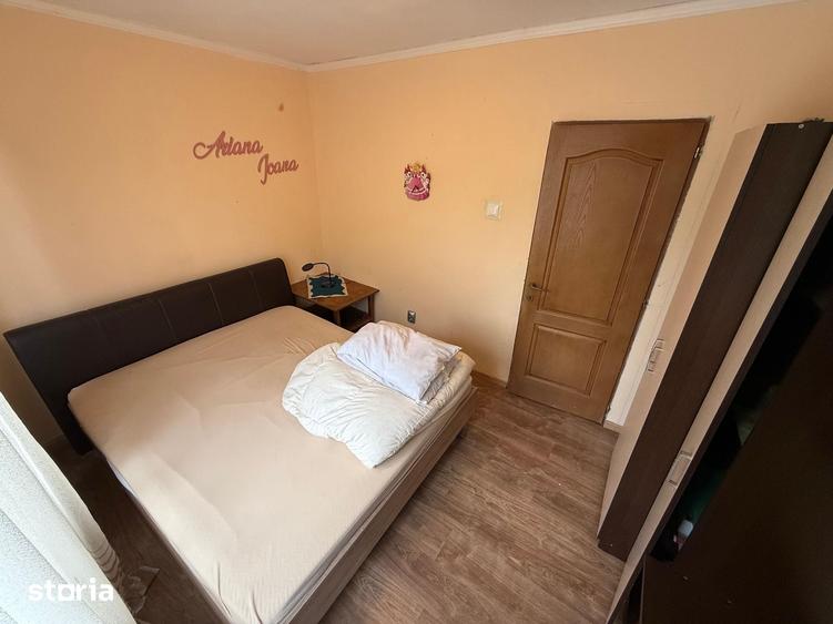 Apartament cu 3 camere în Săsar