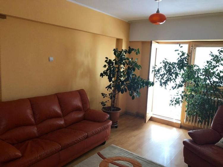 Apartament cu 4 camere decomandat în Cug