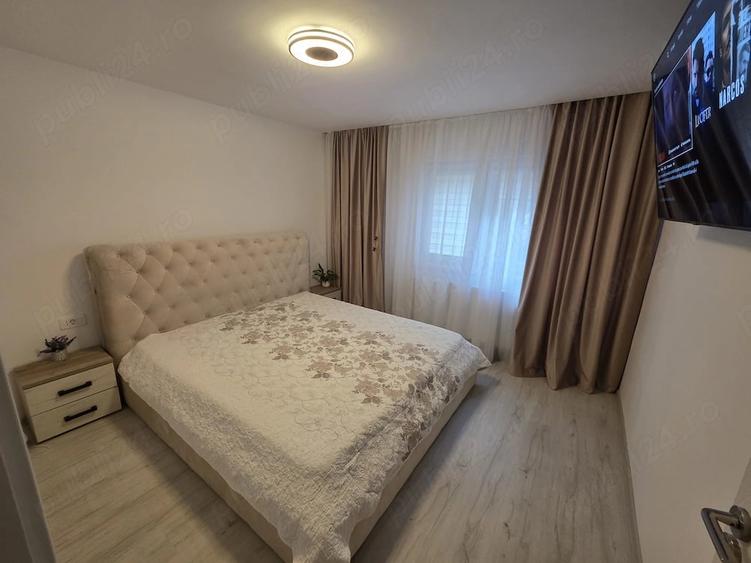 Apartament cu 4 camere decomandat în Central