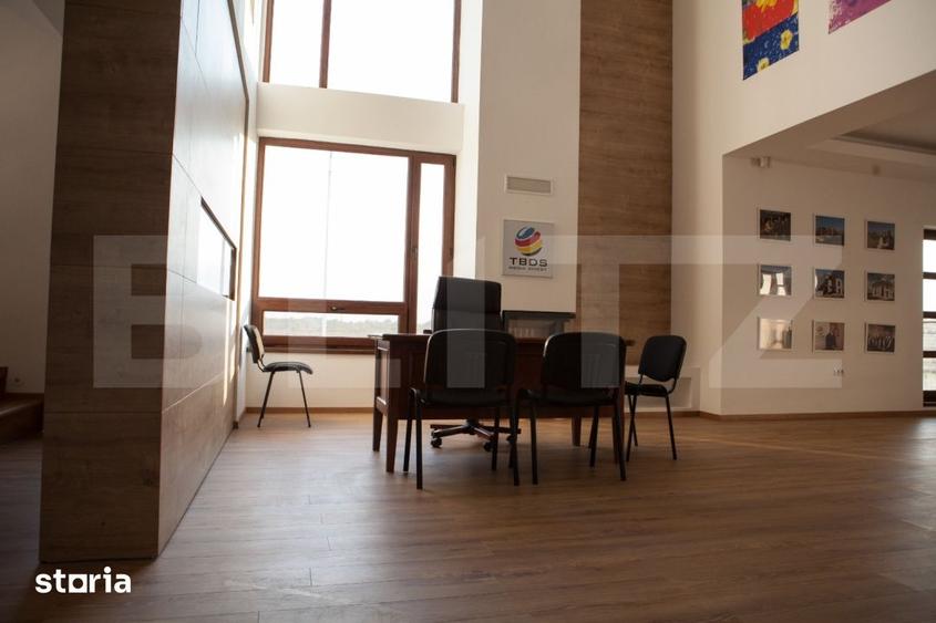 Casă cu 5 camere decomandat cu Teren 1000 Mp în Ulmi