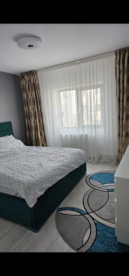 Apartament cu 3 camere decomandat în Lacu