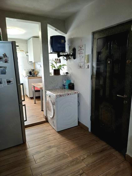 Apartament cu 3 camere decomandat în Lipovei