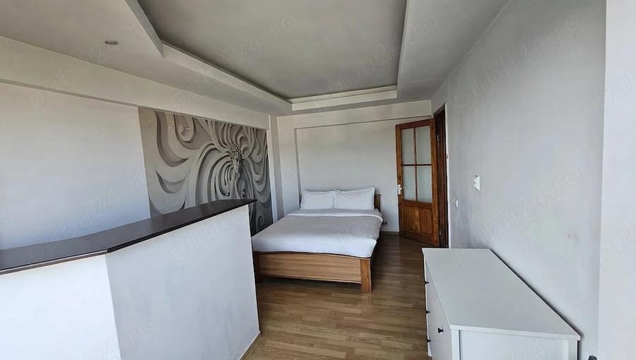 Apartament cu 3 camere decomandat în Baza 3