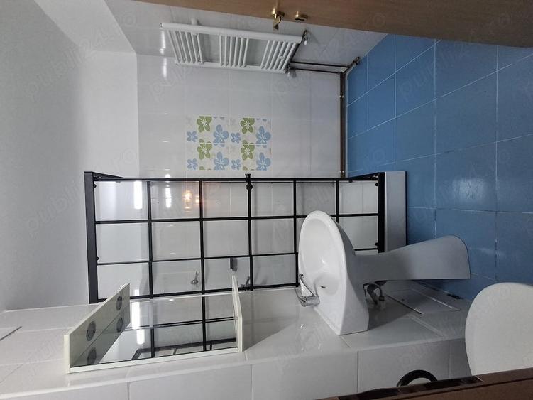 Apartament cu 3 camere decomandat în 1 Mai