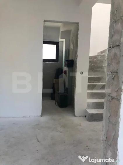 Casă cu 4 camere cu Teren 750 Mp în Central