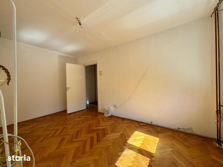 Apartament cu 3 camere în Girocului