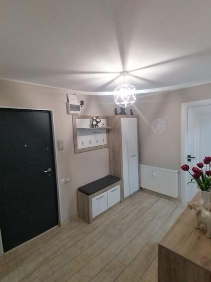 Apartament cu 3 camere decomandat în Valea Aurie