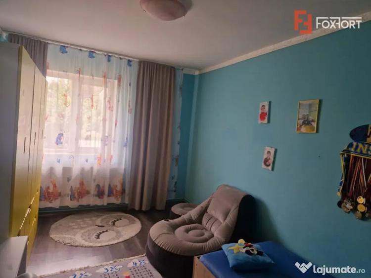 Casă cu 9 camere cu Teren 20 Mp în Moșnița Nouă